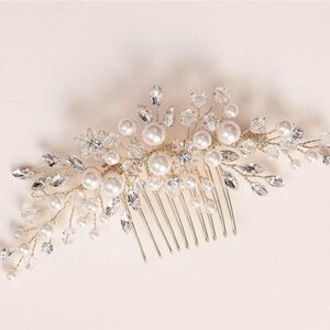 Dareth Colburn hair comb